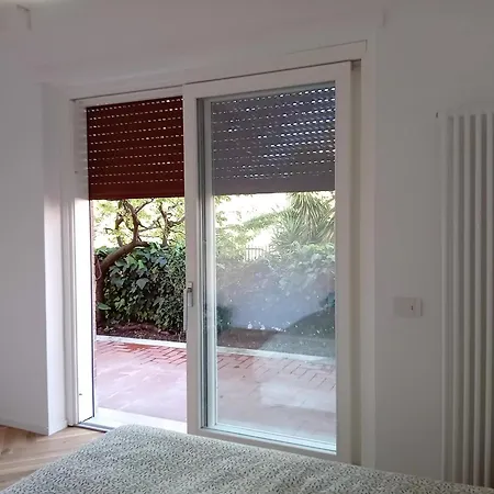 Garden House Apartment *